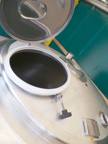 2 x 1060L - 9 US bbl - 280 US gal AISI316; heat-exchanger; insulated; vertical; conical bottom