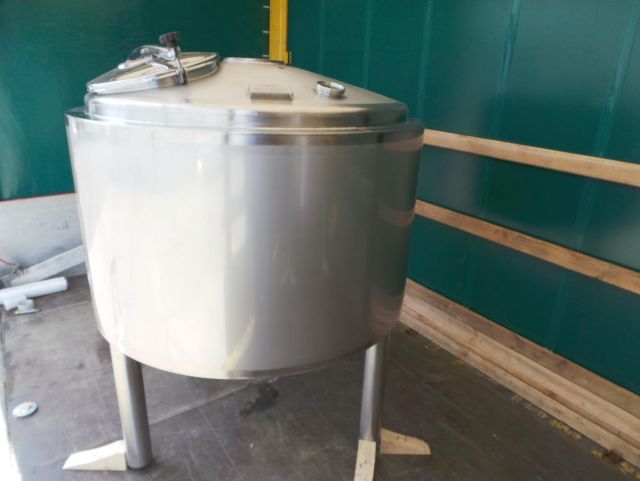 2 x 1060L - 9 US bbl - 280 US gal AISI316; heat-exchanger; insulated; vertical; conical bottom