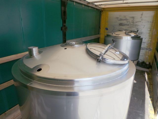 2 x 1060L - 9 US bbl - 280 US gal AISI316; heat-exchanger; insulated; vertical; conical bottom