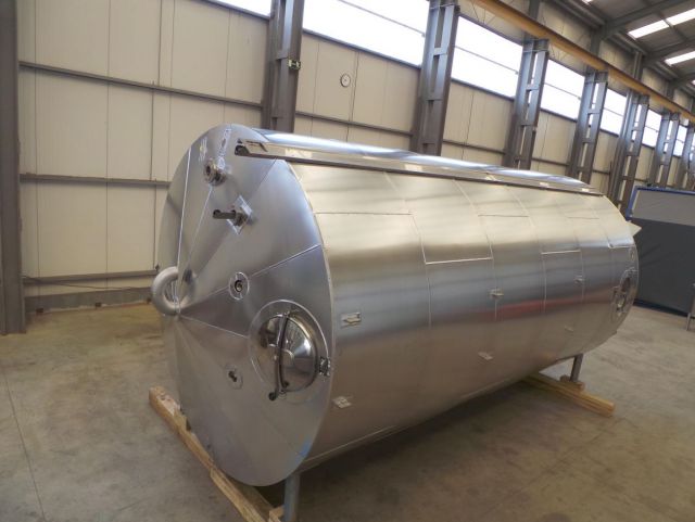 1 x 40m³ AISI304L; geisoleerd, vertikaal; conisch op poten; roestvrijstalen opslagtank