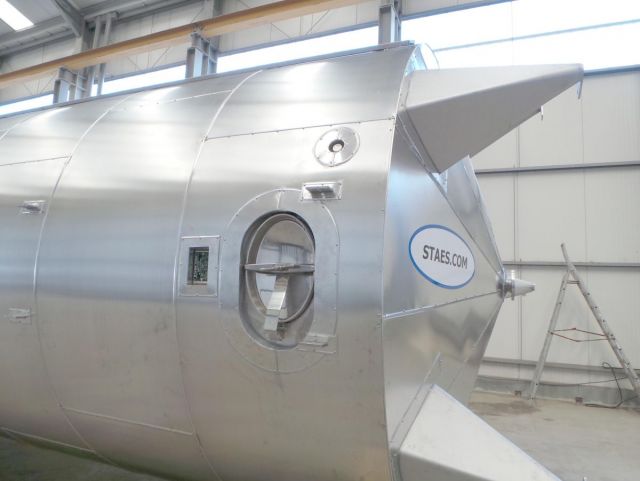 1 x 40m³ AISI304L; geisoleerd, vertikaal; conisch op poten; roestvrijstalen opslagtank