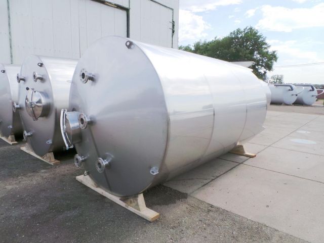 8 x 14.1m³ V4A; vertikal; einwandig; konische Behälter