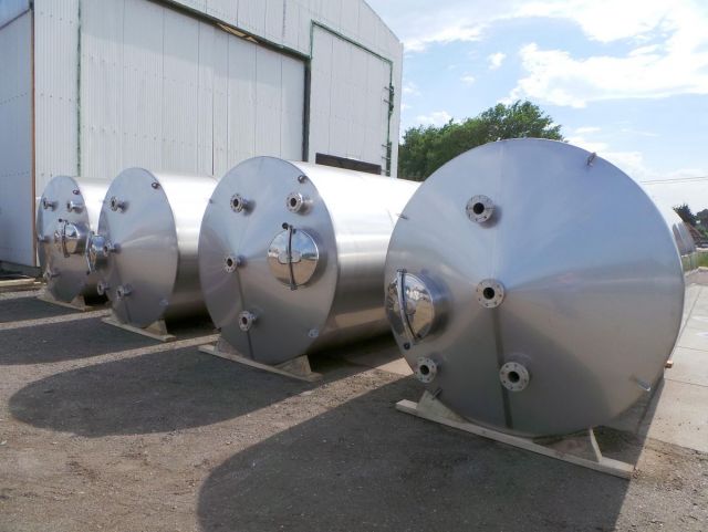 8 x 14.1m³ V4A; vertikal; einwandig; konische Behälter