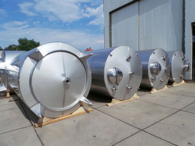 8 x 14.1m³ V4A; vertikal; einwandig; konische Behälter