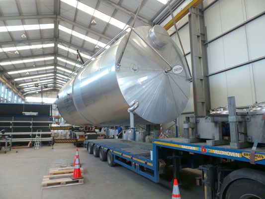 OR160412 - Brouwerij: 2 x 51 m³ AISI 316; roestvrijstalen opslagtanks; geisoleerd; vertikaal;