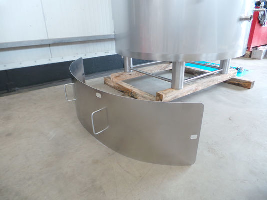 1 x 1.5m³ bier kookketel; brouwketel; geisoleerd met schouw voor gasdampen