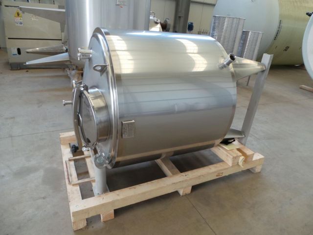 1 x 1.100L - 9 US bbl - 290 US gal AISI 304; cooling tank; heat-exchanger; vertical; conical