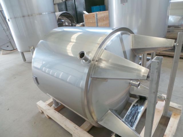 1 x 1.100L - 9 US bbl - 290 US gal AISI 304; cooling tank; heat-exchanger; vertical; conical