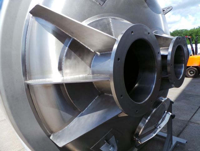 1 x 10.5m³ V4A; Mischbehälter; Vertikal; Wärmetauscher; Ruhrwerke Dissolver