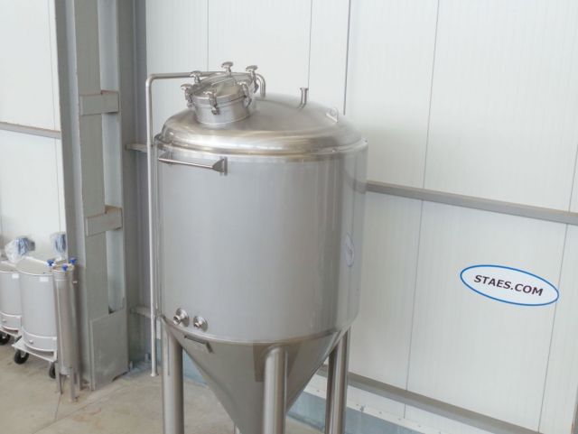 2 x 3.000L - 25 US bbl - 792 US gal -  AISI304; CCT beer fermenters; insulated; heat exchanger; 2 bar pressure inside