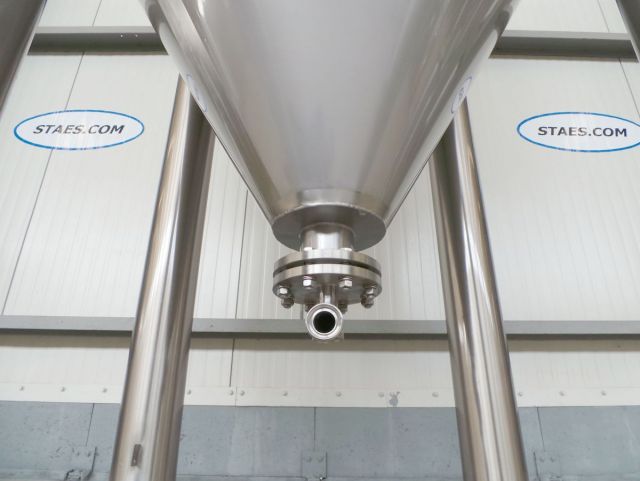 2 x 3.000L - 25 US bbl - 792 US gal -  AISI304; CCT beer fermenters; insulated; heat exchanger; 2 bar pressure inside