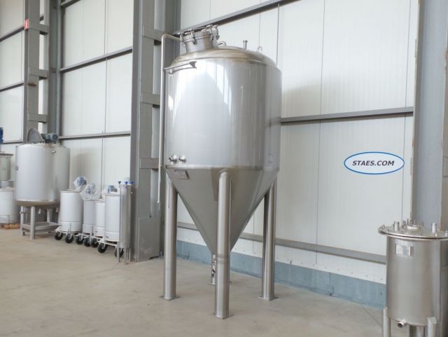 2 x 3.000L - 25 US bbl - 792 US gal -  AISI304; CCT beer fermenters; insulated; heat exchanger; 2 bar pressure inside