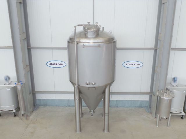 2 x 3.000L - 25 US bbl - 792 US gal -  AISI304; CCT beer fermenters; insulated; heat exchanger; 2 bar pressure inside