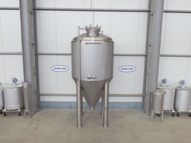 2 x 3.000L - 25 US bbl - 792 US gal -  AISI304; CCT beer fermenters; insulated; heat exchanger; 2 bar pressure inside