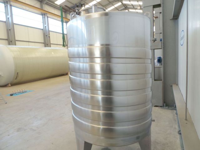 2 x 1.480L - 12 US bbl - 390 US gal AISI316; stainless-steel tanks; heat-exchanger; vertical; conical bottom