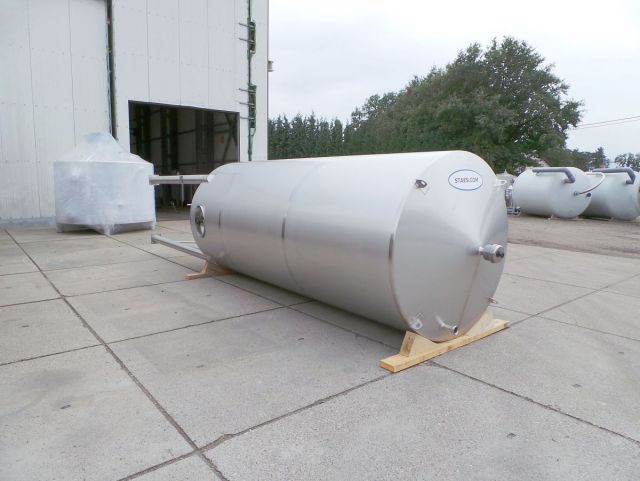 1 x 10.300L - 86 US bbl - 2.700 US gal AISI304; CCT fermenter tank; stainless-steel vessel with strong conical bottom on legs
