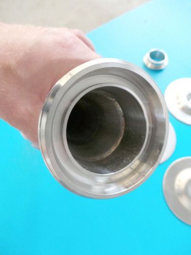 1 x 4.6m³ AISI316; roestvrijstalen opslagtanks; vertikaal op poten