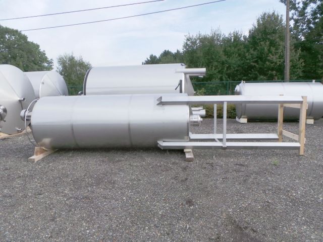 1 x 4.6m³ AISI316; roestvrijstalen opslagtanks; vertikaal op poten