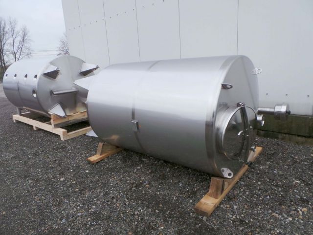 2 x 3.300L - 27 US bbl -  870 US gal - AISI316; stainless-steel storage-tank; insulated; vertical on legs