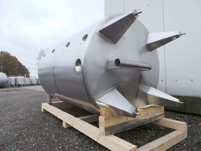 2 x 3.300L - 27 US bbl -  870 US gal - AISI316; stainless-steel storage-tank; insulated; vertical on legs