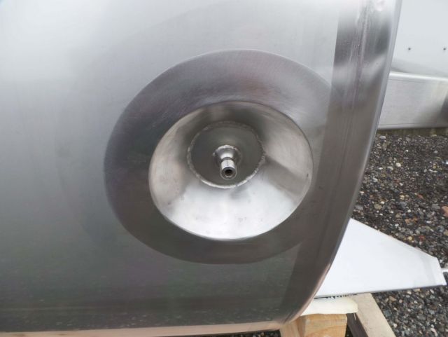 2 x 3.300L - 27 US bbl -  870 US gal - AISI316; stainless-steel storage-tank; insulated; vertical on legs