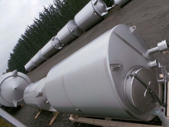 2 x 3.300L - 27 US bbl -  870 US gal - AISI316; stainless-steel storage-tank; insulated; vertical on legs