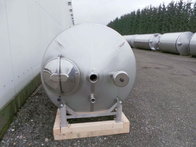 2 x 3.300L - 27 US bbl -  870 US gal - AISI316; stainless-steel storage-tank; insulated; vertical on legs