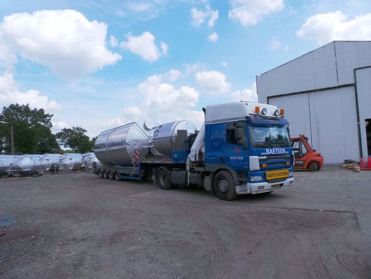 OR160412 - Brouwerij: 2 x 51 m³ AISI 316; roestvrijstalen opslagtanks; geisoleerd; vertikaal;