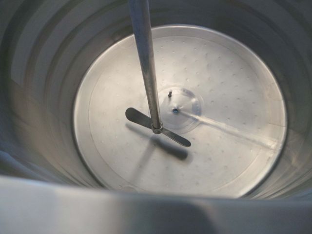 1 x 1.200L - 10 US bbl - 317 US gal - AISI304; stainless-steel mixing tank