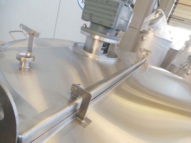 1 x 1.200L - 10 US bbl - 317 US gal - AISI304; stainless-steel mixing tank