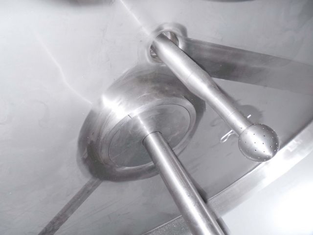 3 x 3.6m³ AISI304; roestvrijstalen opslagtank; roerwerk; vertikaal