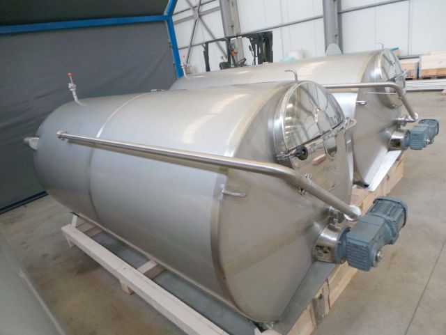 3 x 3.6m³ AISI304; roestvrijstalen opslagtank; roerwerk; vertikaal
