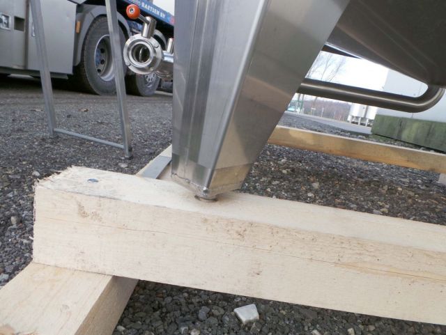 1 x 3.400L - 28.5 US bbl - 900 US gal - AISI304; stainless-steel storage tank; vertical; single jacketed