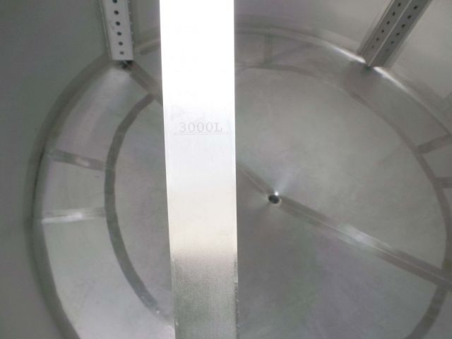 1 x 3.400L - 28.5 US bbl - 900 US gal - AISI304; stainless-steel storage tank; vertical; single jacketed
