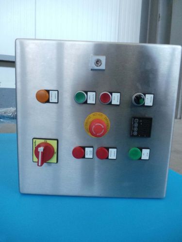 2 x 130L AISI304; roestvrijstalen chocolade tanks; verticaal; geïsoleerd; warmtewisselaar; roerwerk