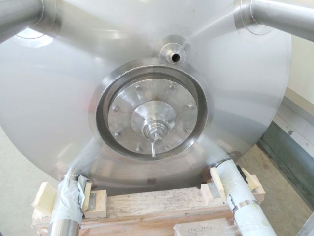 1 x 2.25m³ AISI304; cuve à melange vertical pour le chocolat avec agitateur type cadre; échangeur thermique; isolée; tous en inoxydable