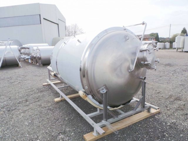 1 x 4m³ AISI304 CCT cuve de fermentation bière; échangeur thermique PED/CE & 1 x 3m³ AISI304 Cuve d'eau chaude