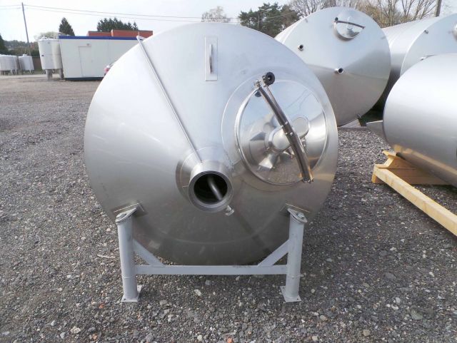 1 x 4m³ AISI304 CCT cuve de fermentation bière; échangeur thermique PED/CE & 1 x 3m³ AISI304 Cuve d'eau chaude