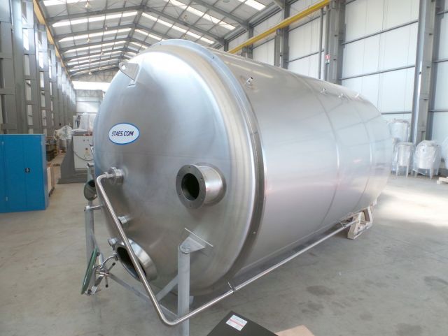 13 x 14.2m³ AISI304; BBT bright beer tanks; vertical on legs, insulated tank; heat exchanger