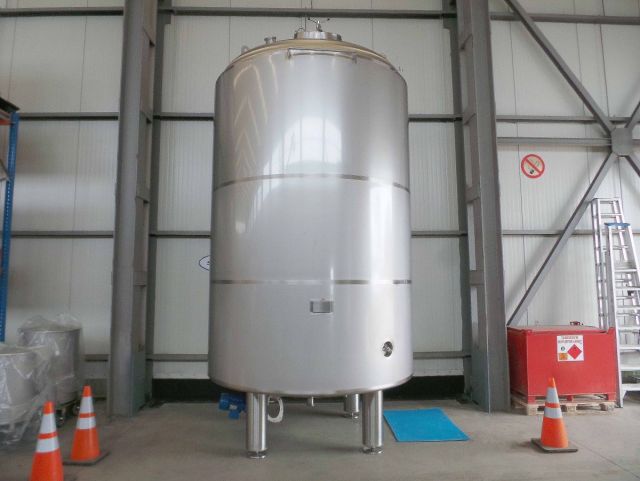 13 x 14.2m³ AISI304; BBT bright beer tanks; vertical on legs, insulated tank; heat exchanger