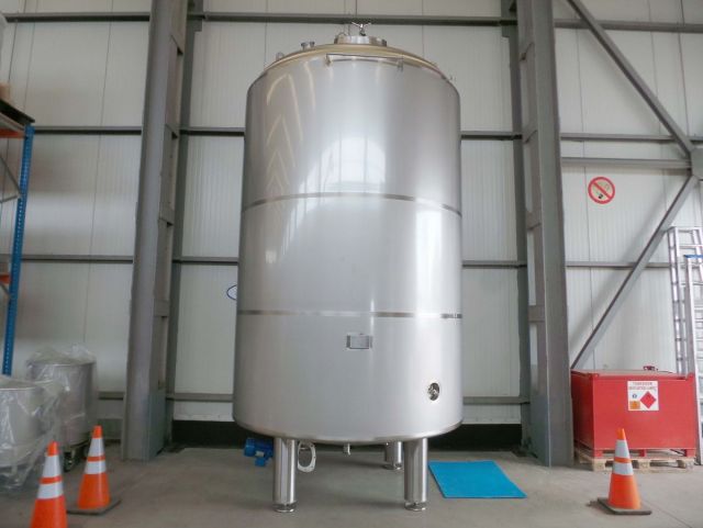 13 x 14.2m³ AISI304; BBT bright beer tanks; vertical on legs, insulated tank; heat exchanger