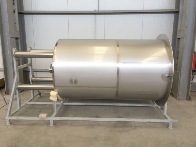 1 x 2.4m³ AISI304; vertikale RVS mengtank & 1 x 1.8m³ AISI304 vertikale RVS smelt-tank