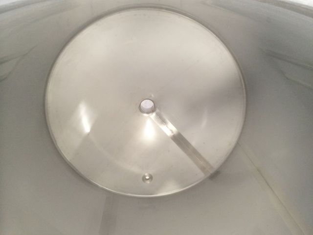 1 x 2.4m³ AISI304; vertikale RVS mengtank & 1 x 1.8m³ AISI304 vertikale RVS smelt-tank