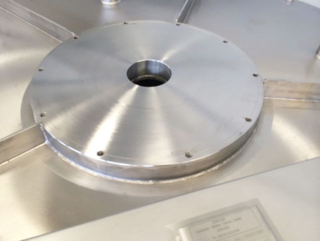 1 x 2.4m³ AISI304; vertikale RVS mengtank & 1 x 1.8m³ AISI304 vertikale RVS smelt-tank