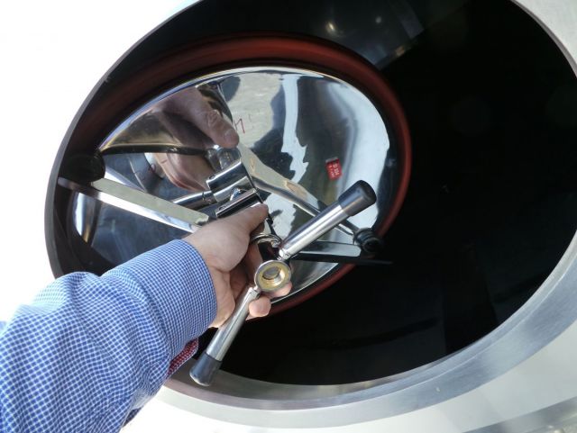 2 x 22.5m³ AISI304; roestvrijstalen mengtanks; vertikaal; enkelwandig