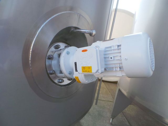 2 x 22.5m³ AISI304; roestvrijstalen mengtanks; vertikaal; enkelwandig