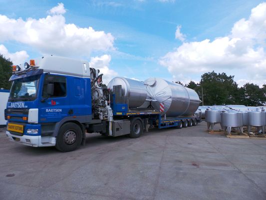 OR160412 - Brouwerij: 2 x 51 m³ AISI 316; roestvrijstalen opslagtanks; geisoleerd; vertikaal;