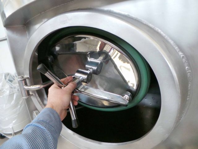 4 x 3200L AISI304 ZKG Gärtanks - Biertanks; stehend; Kühlung, isolierung