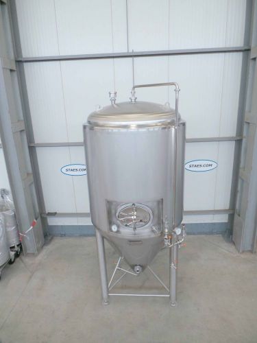 4 x 3200L AISI304 ZKG Gärtanks - Biertanks; stehend; Kühlung, isolierung