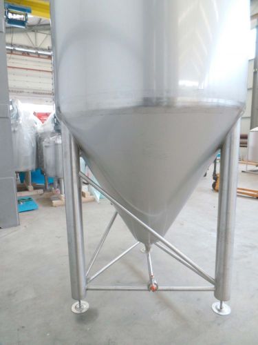 4 x 3200L AISI304 ZKG Gärtanks - Biertanks; stehend; Kühlung, isolierung
